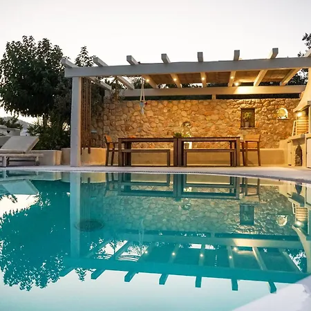 Theros Santorini بيت للعطل Kamári